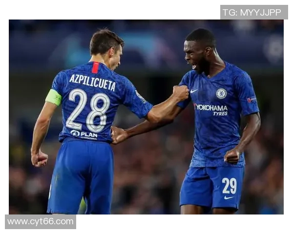 新曼联归来！终场前逆袭水晶宫，不败领跑英超积分榜